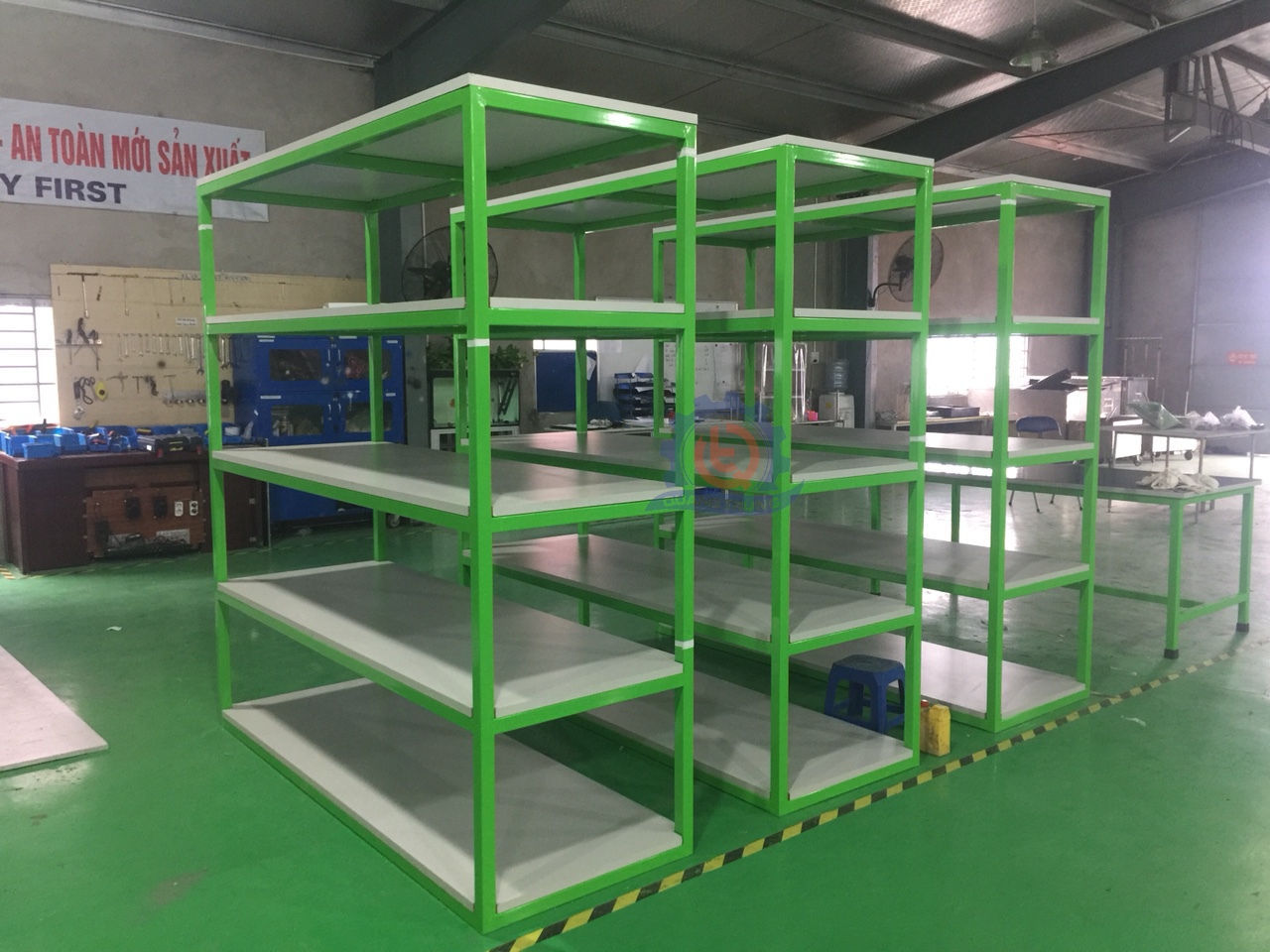 Giá kệ để hàng mặt gỗ 5 tầng