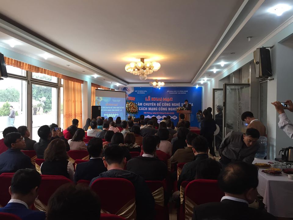 Triển lãm Công nghệ số hóa với cách mạng công nghiệp 4.0 thu hút nhiều khách tham quan