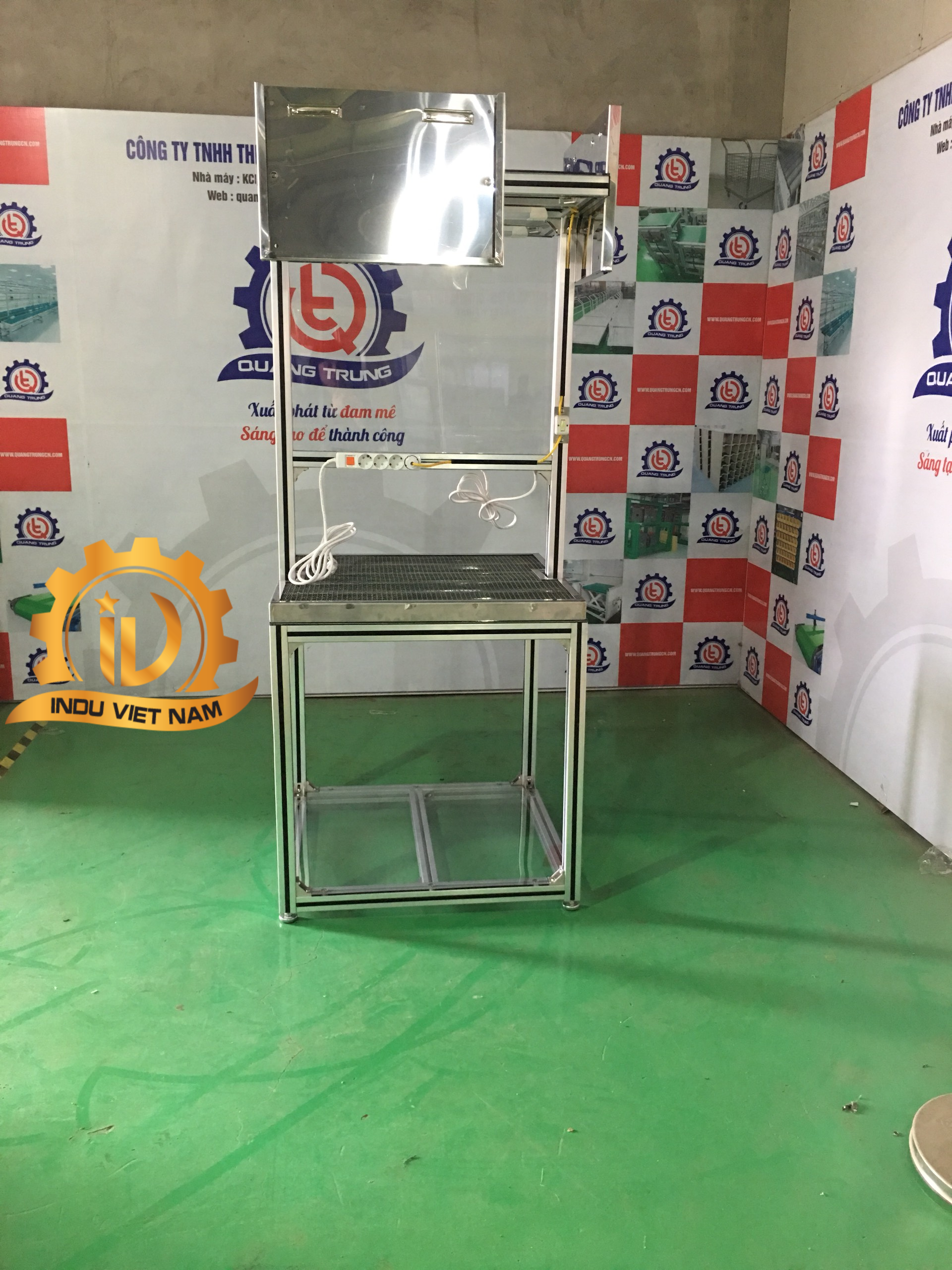 bàn thao tác lắp ráp