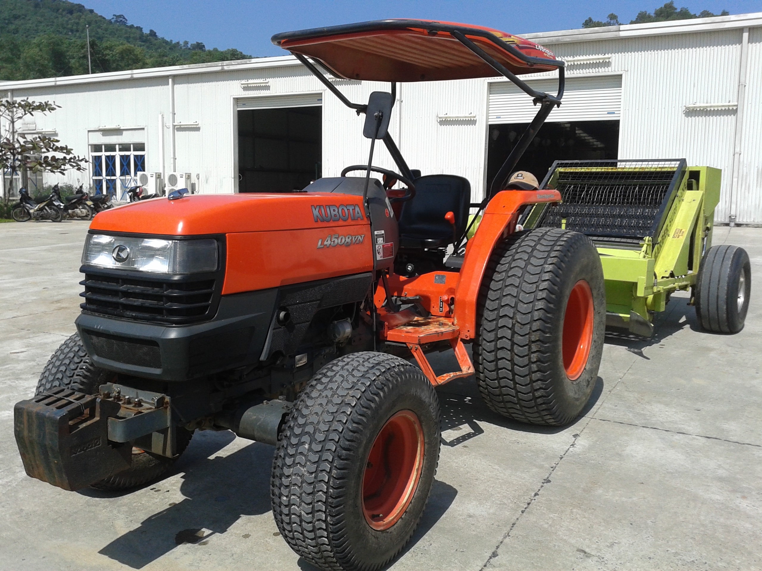 Xe cào rác bãi biển