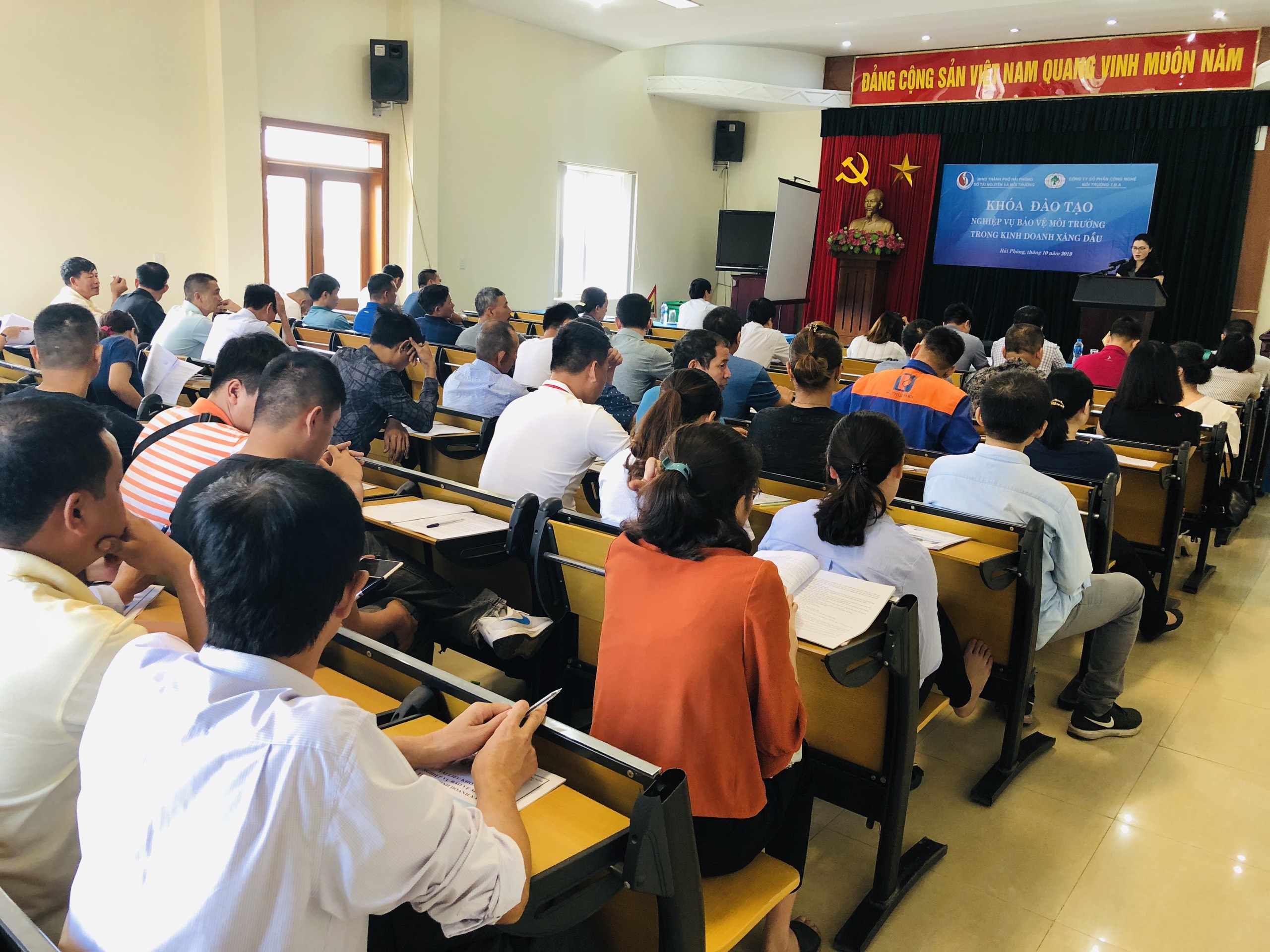 Tập huấn nghiệp vụ bảo vệ môi trường trong kinh doanh xăng dầu trên địa bàn thành phố - Lớp 2 năm 2019