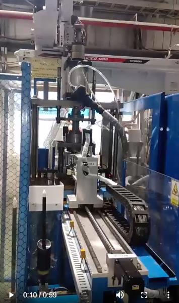 Máy cắt cổng nhựa