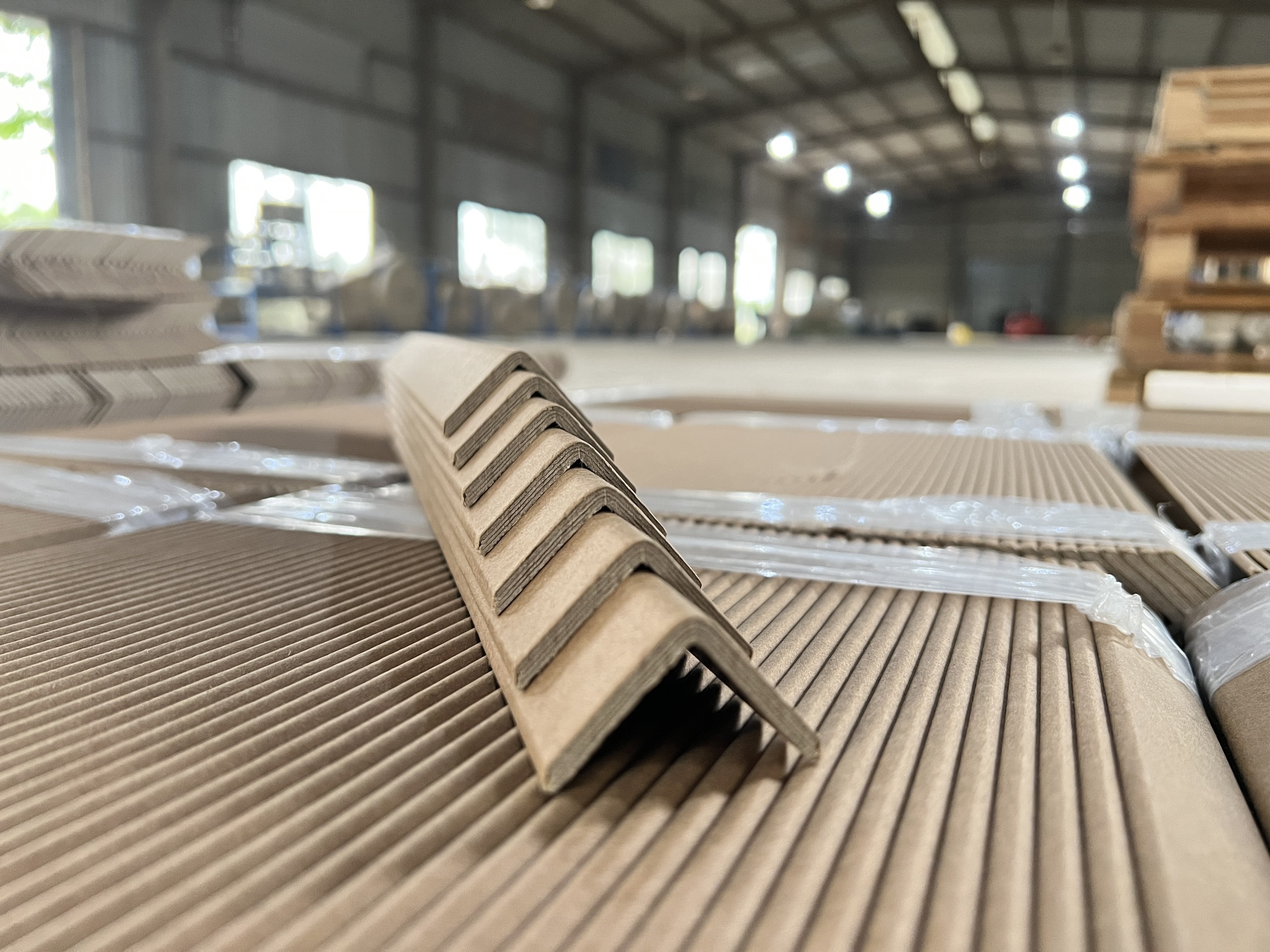 Thanh nẹp góc giấy V40x40x4x1000m