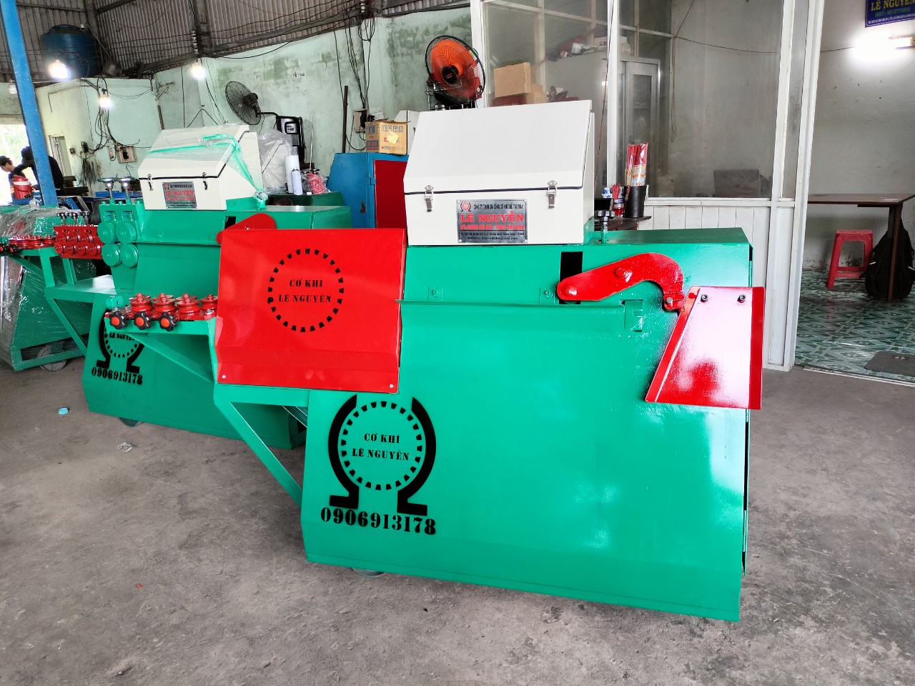 Máy bẻ đai THM 08