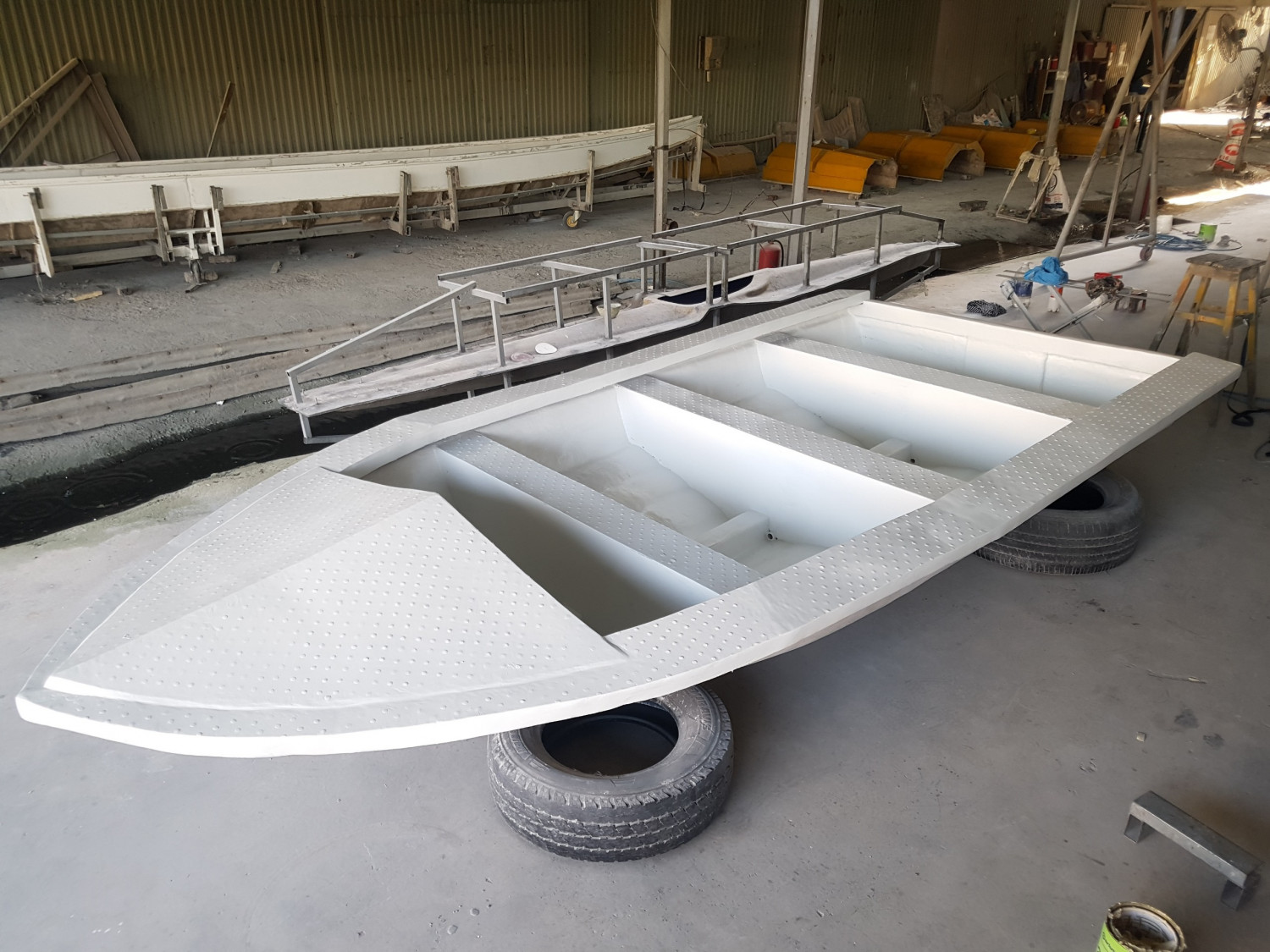 Công ty cổ phần cao su- nhựa - composite Trọng Hưng